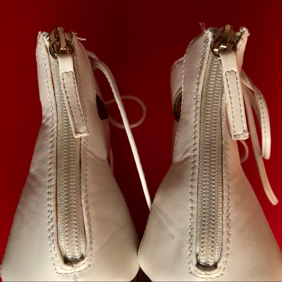 Liliana Close Toe Heel - Picture 3 of 4